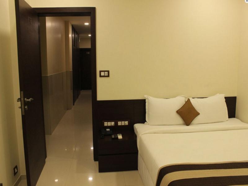 Oyo 16703 Hotel The Platinum كولكاتا المظهر الخارجي الصورة