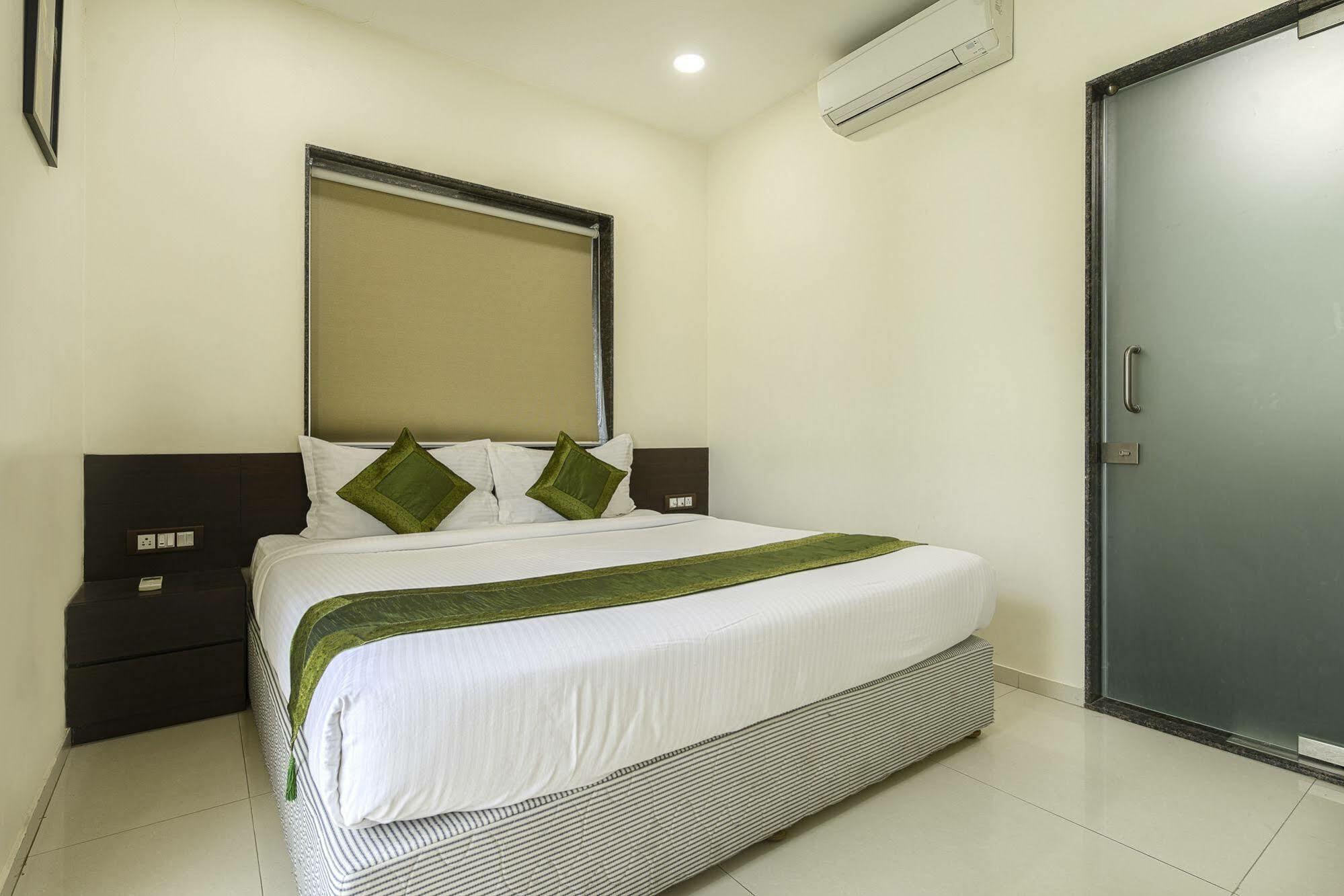 Oyo 16703 Hotel The Platinum كولكاتا المظهر الخارجي الصورة