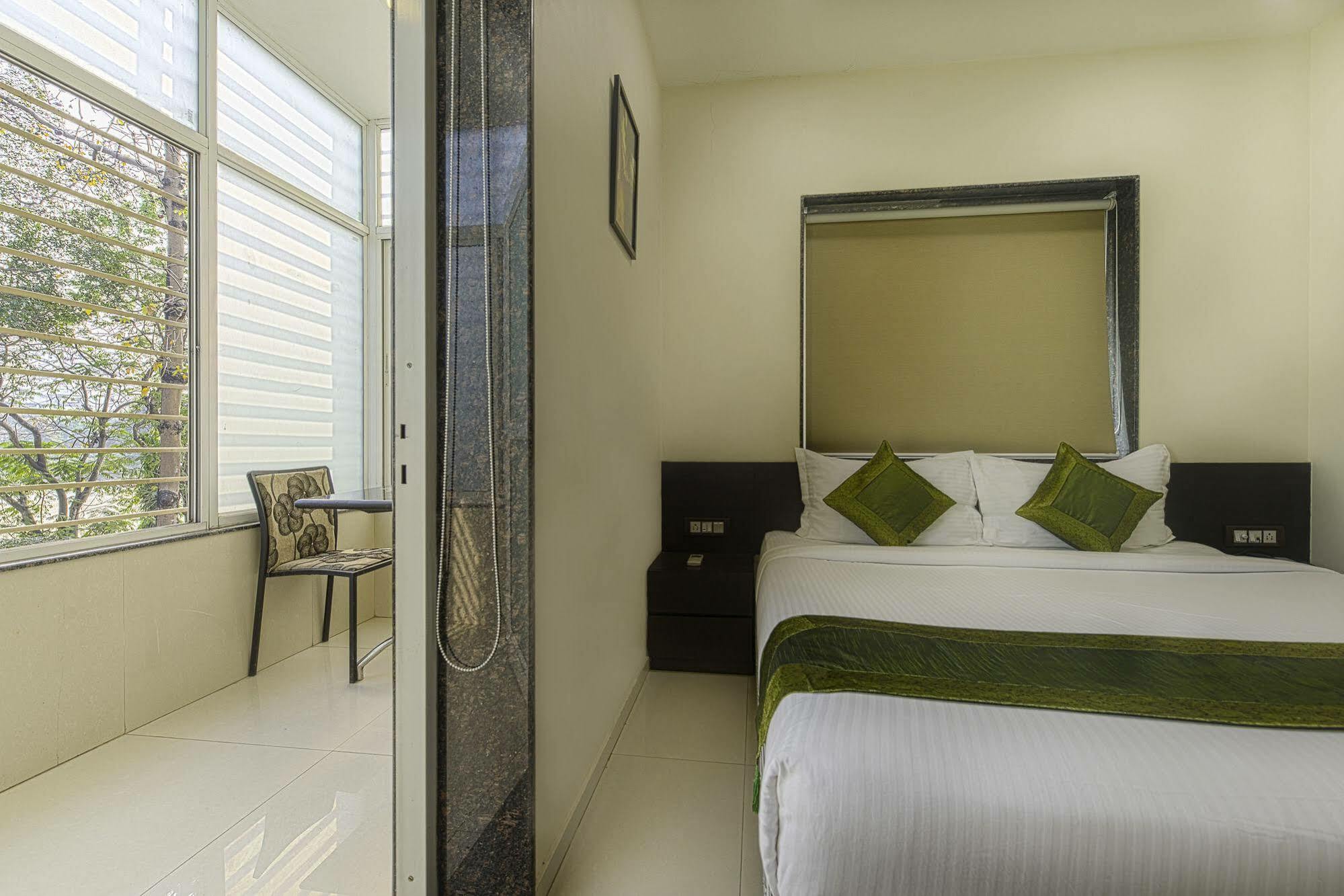 Oyo 16703 Hotel The Platinum كولكاتا المظهر الخارجي الصورة